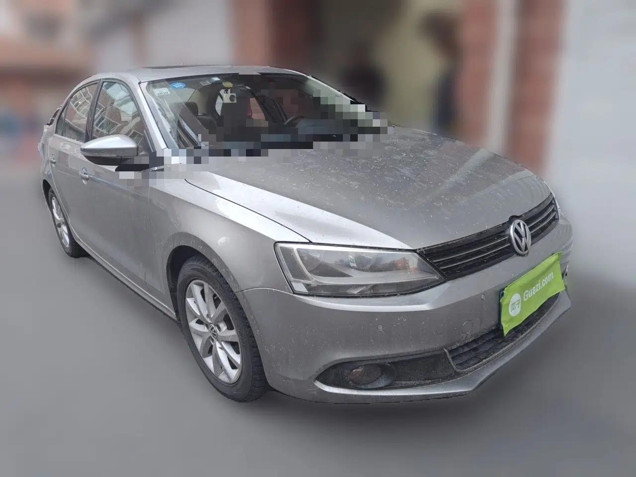 Volkswagen Sagitar 2012 1.6L Automatic Comfort Edition — миниатюра 3