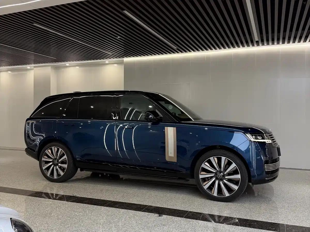 2024 Range Rover 4.4 V8 SV Autobiography Long Wheelbase 4-Seat — миниатюра 3