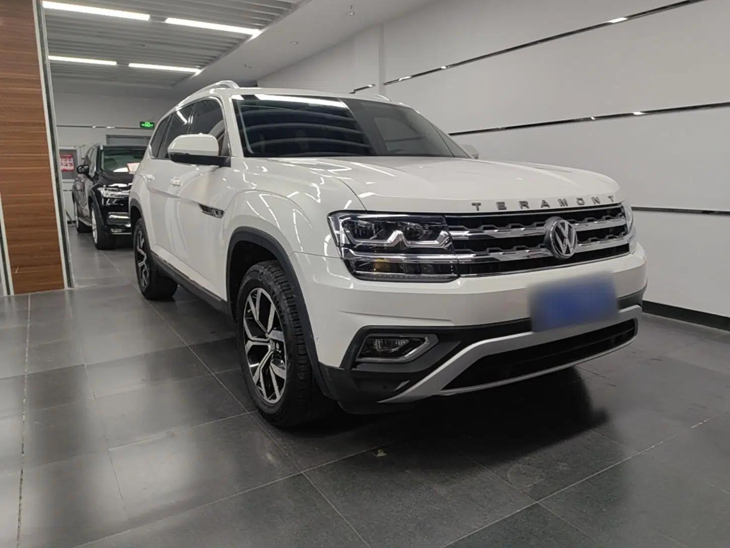 Volkswagen Teramont 2017 330TSI Two-Wheel-Drive Luxury Edition — миниатюра 3