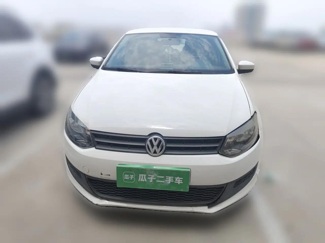 Volkswagen Polo 2013 1.4L Manual Fashion Edition — миниатюра 2