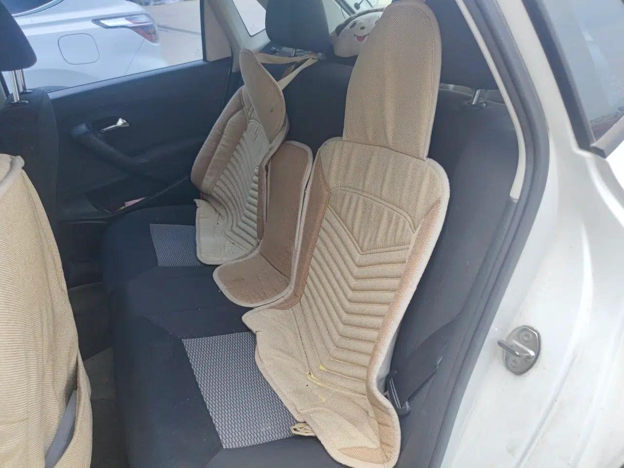 Volkswagen Polo 2013 1.4L Manual Fashion Edition — миниатюра 17