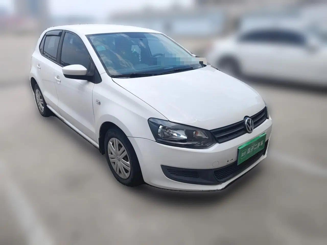Volkswagen Polo 2013 1.4L Manual Fashion Edition — миниатюра 3