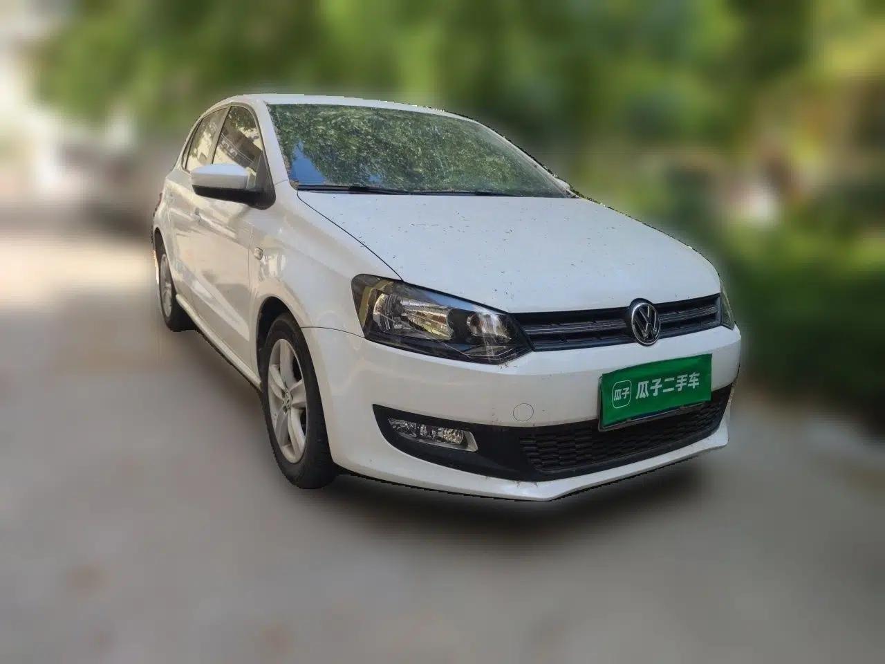 Volkswagen Polo 2013 1.6L Manual Comfort Edition — миниатюра 3