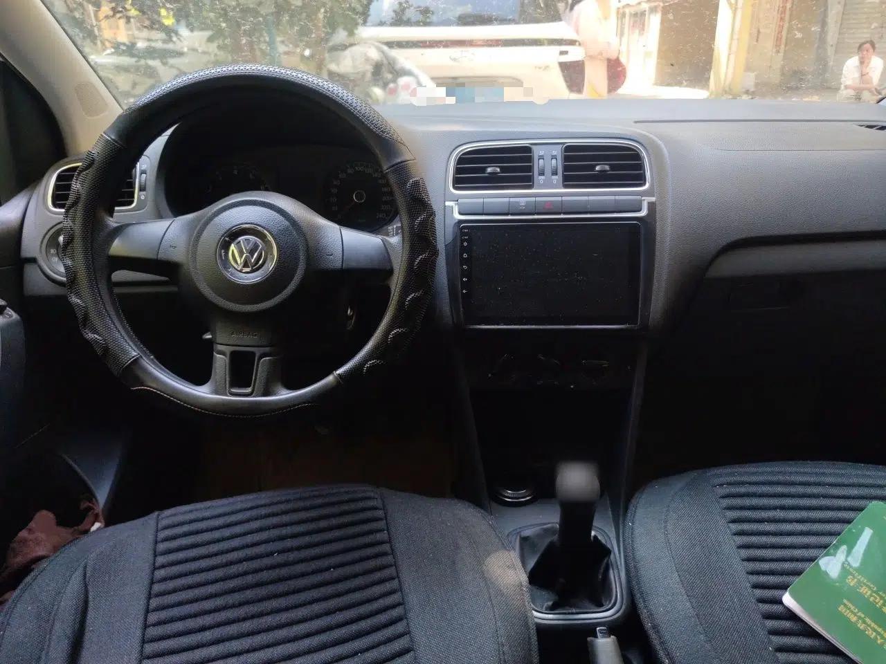 Volkswagen Polo 2013 1.6L Manual Comfort Edition — миниатюра 9