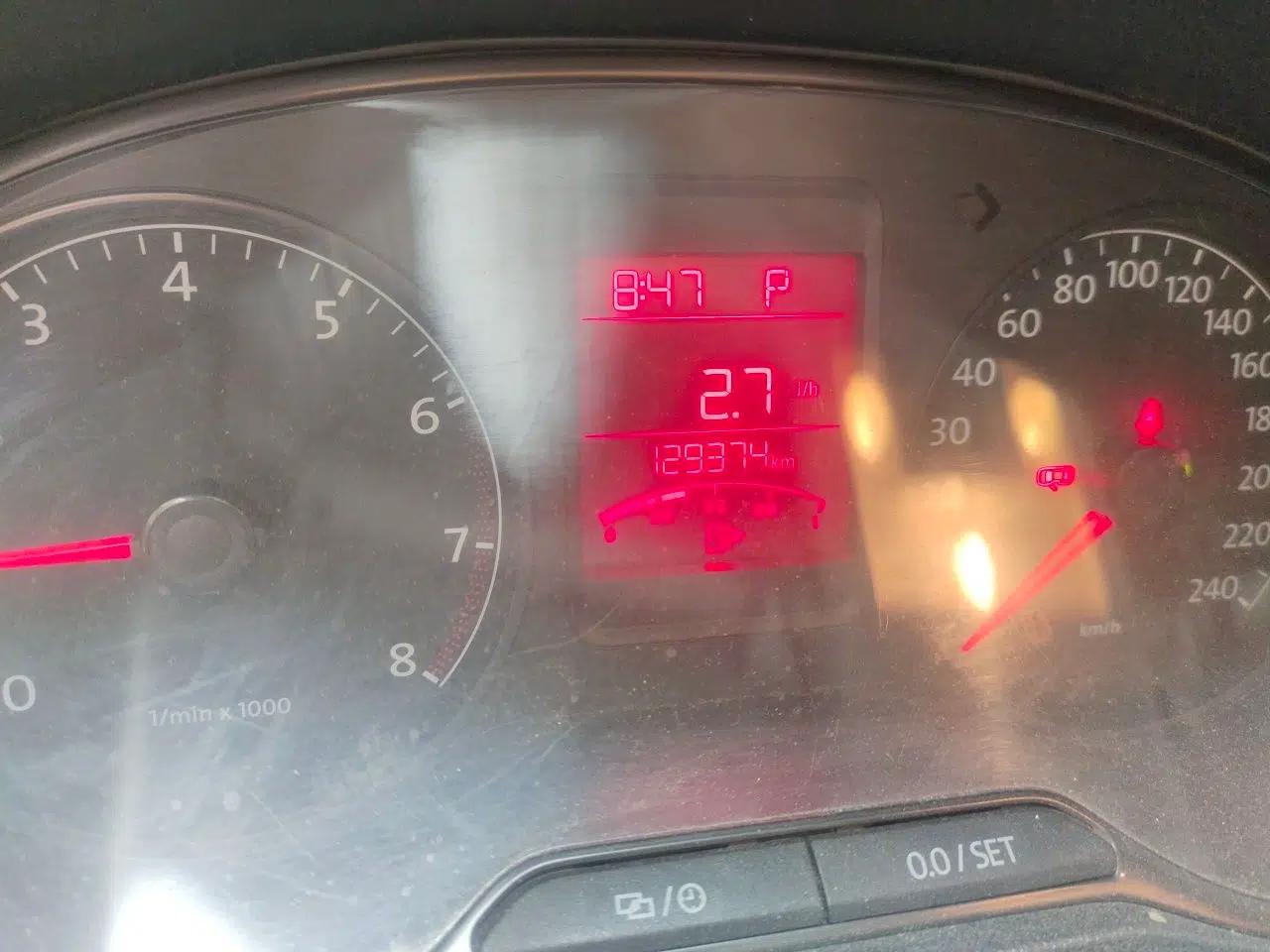 Volkswagen Polo 2013 1.4L Automatic Luxury Edition — миниатюра 12