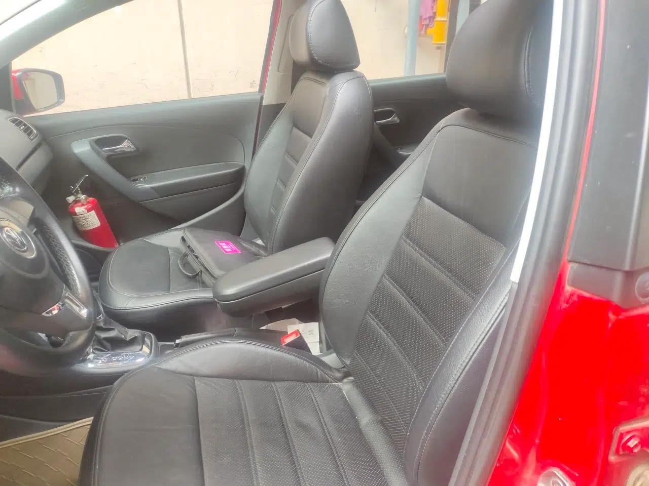 Volkswagen Polo 2013 1.4L Automatic Luxury Edition — миниатюра 15