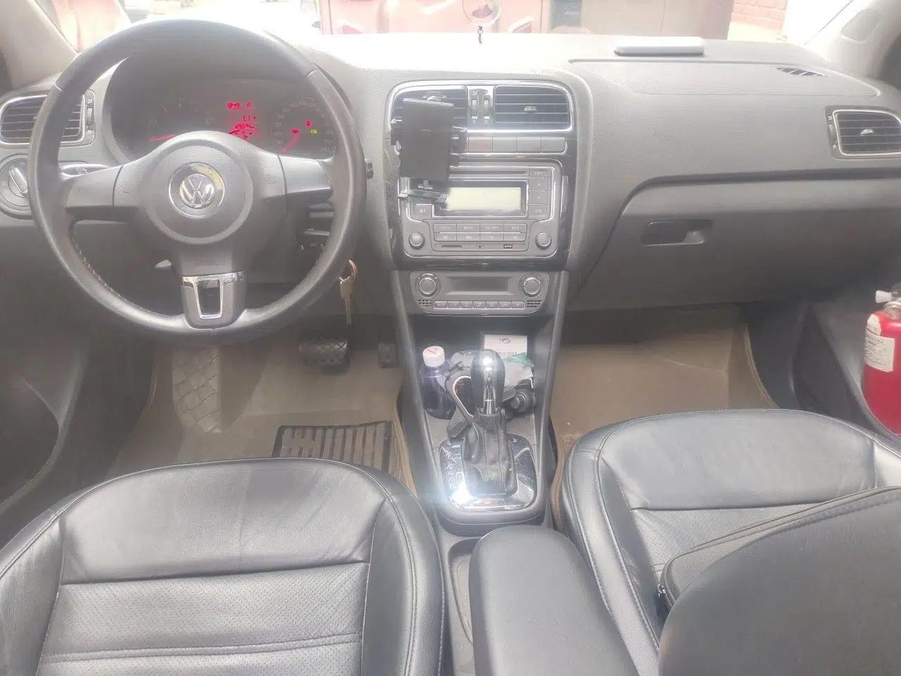 Volkswagen Polo 2013 1.4L Automatic Luxury Edition — миниатюра 9