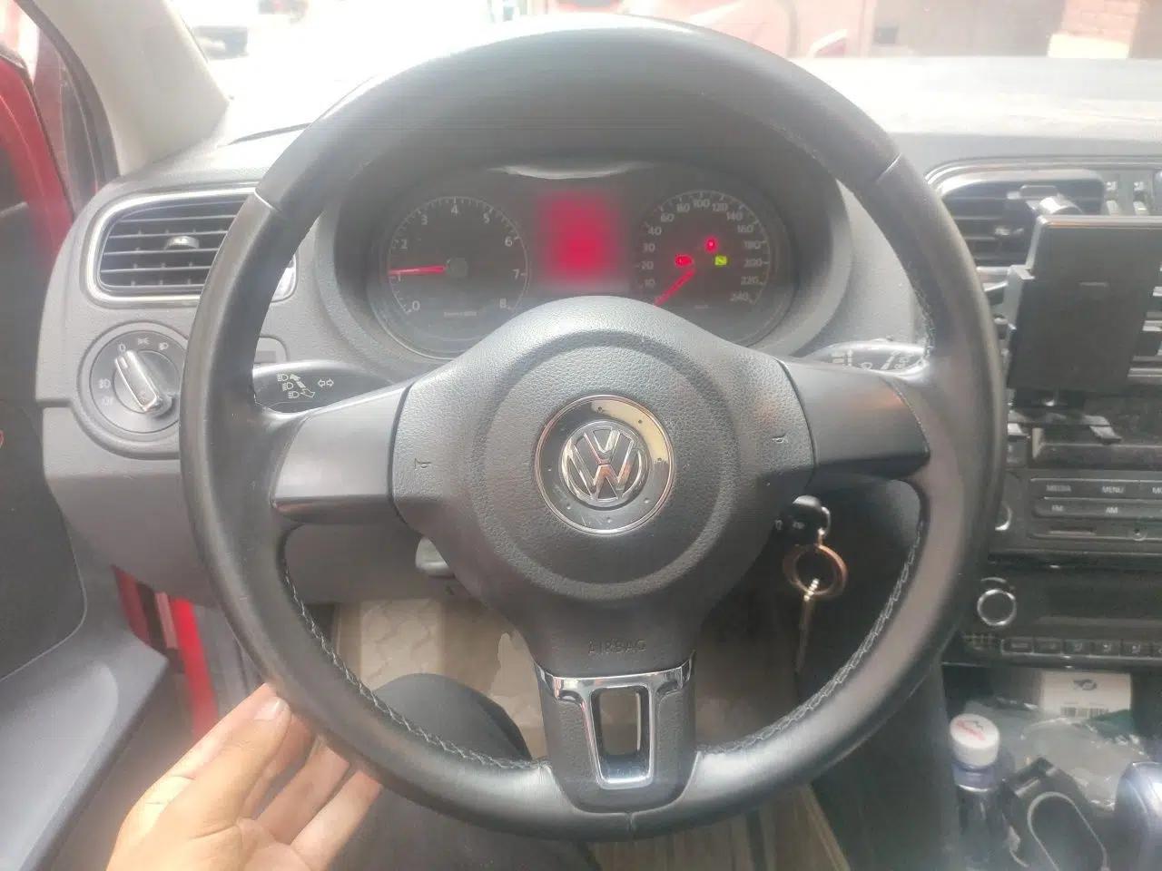 Volkswagen Polo 2013 1.4L Automatic Luxury Edition — миниатюра 10