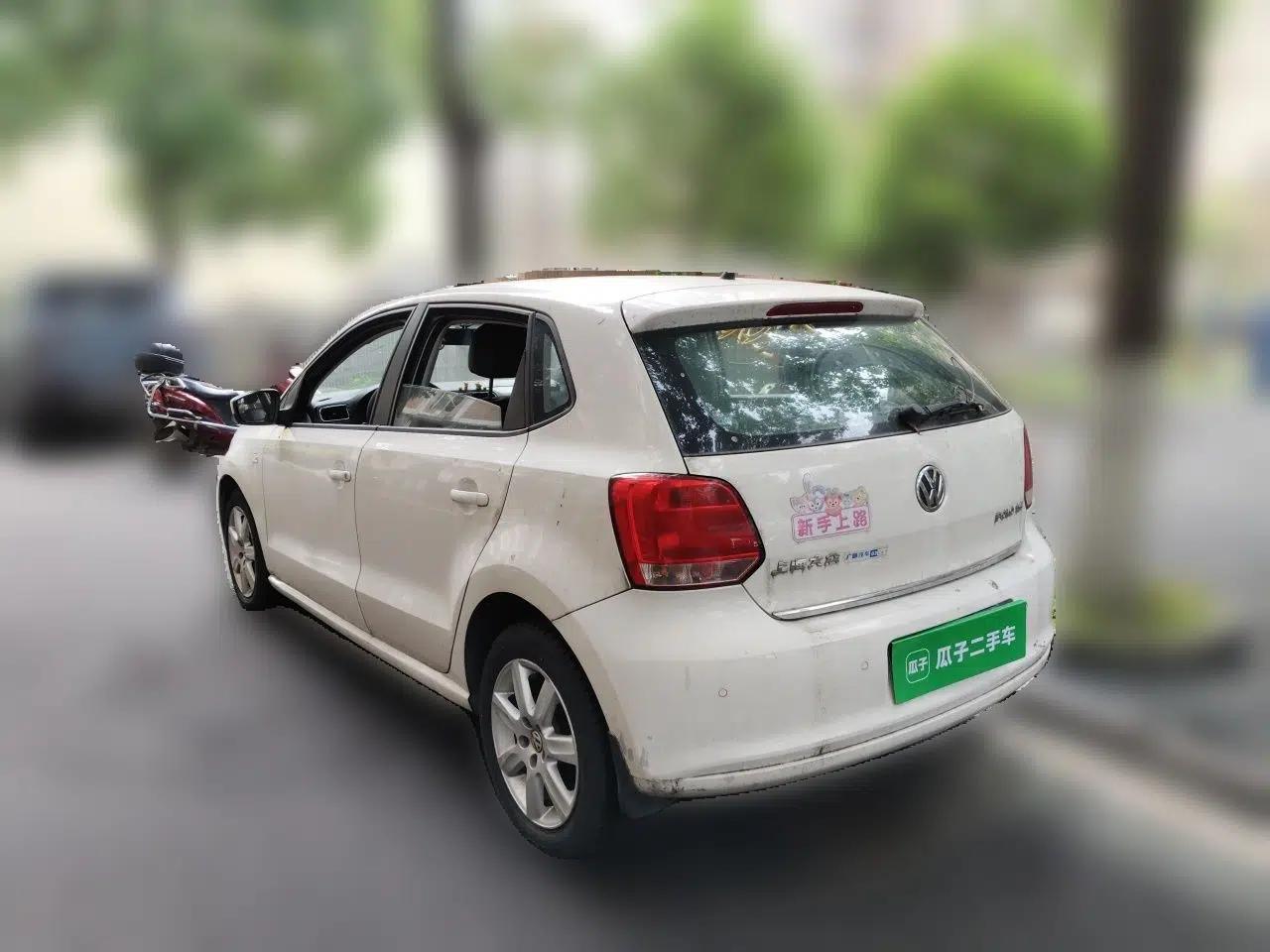 Volkswagen Polo 2013 1.6L Automatic Luxury Edition — миниатюра 4