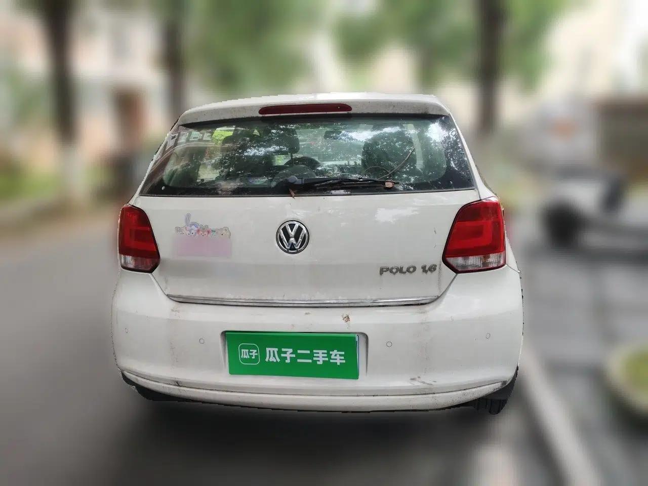 Volkswagen Polo 2013 1.6L Automatic Luxury Edition — миниатюра 5