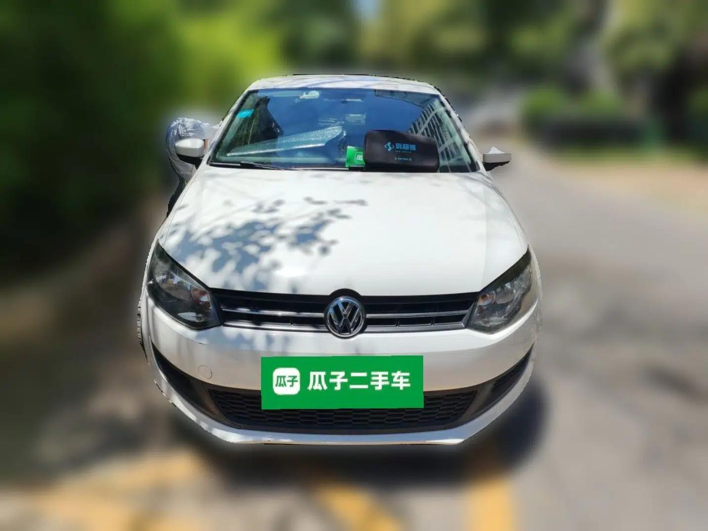 Volkswagen Polo 2013 1.4L Manual Fashion Edition — миниатюра 2