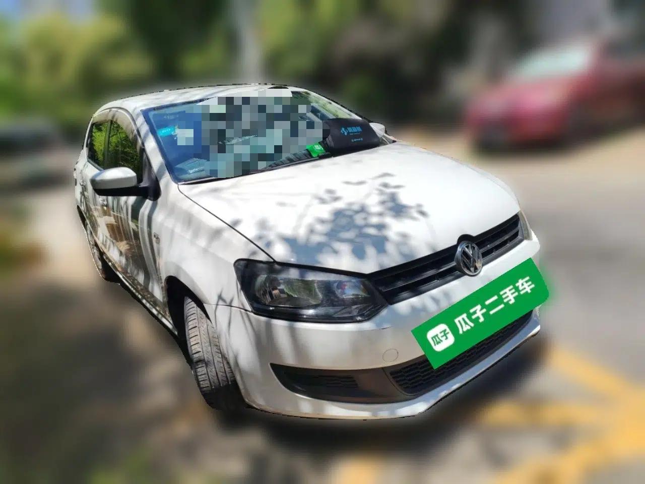 Volkswagen Polo 2013 1.4L Manual Fashion Edition — миниатюра 3