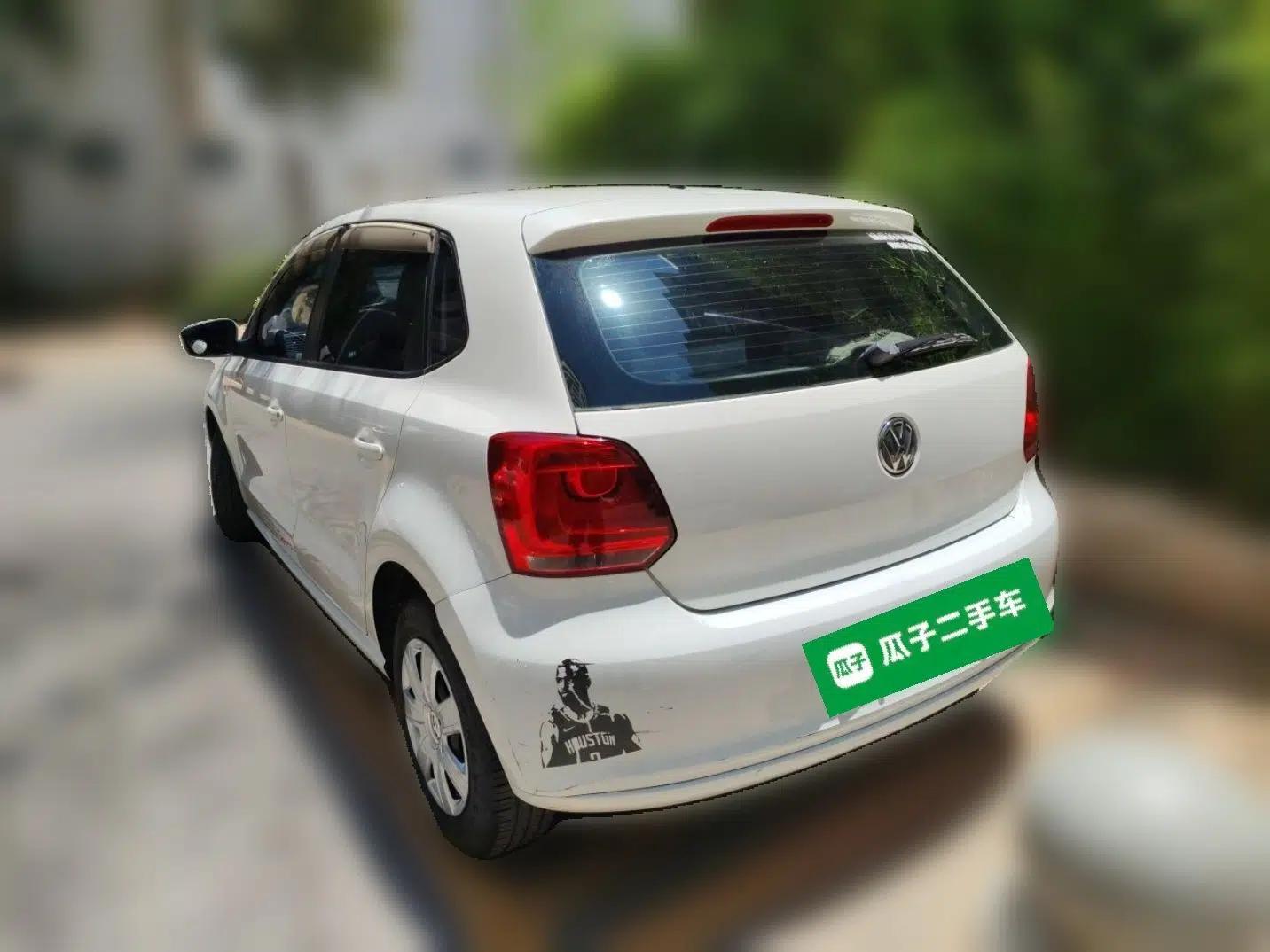 Volkswagen Polo 2013 1.4L Manual Fashion Edition — миниатюра 4