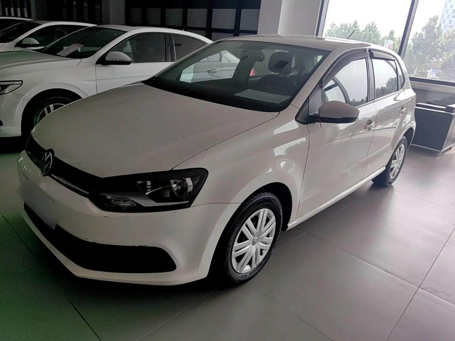 Volkswagen Polo 2016 1.4L Manual Fashion Model — миниатюра 1