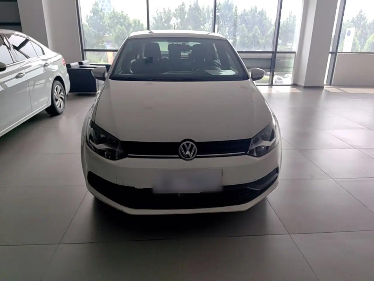 Volkswagen Polo 2016 1.4L Manual Fashion Model — миниатюра 2