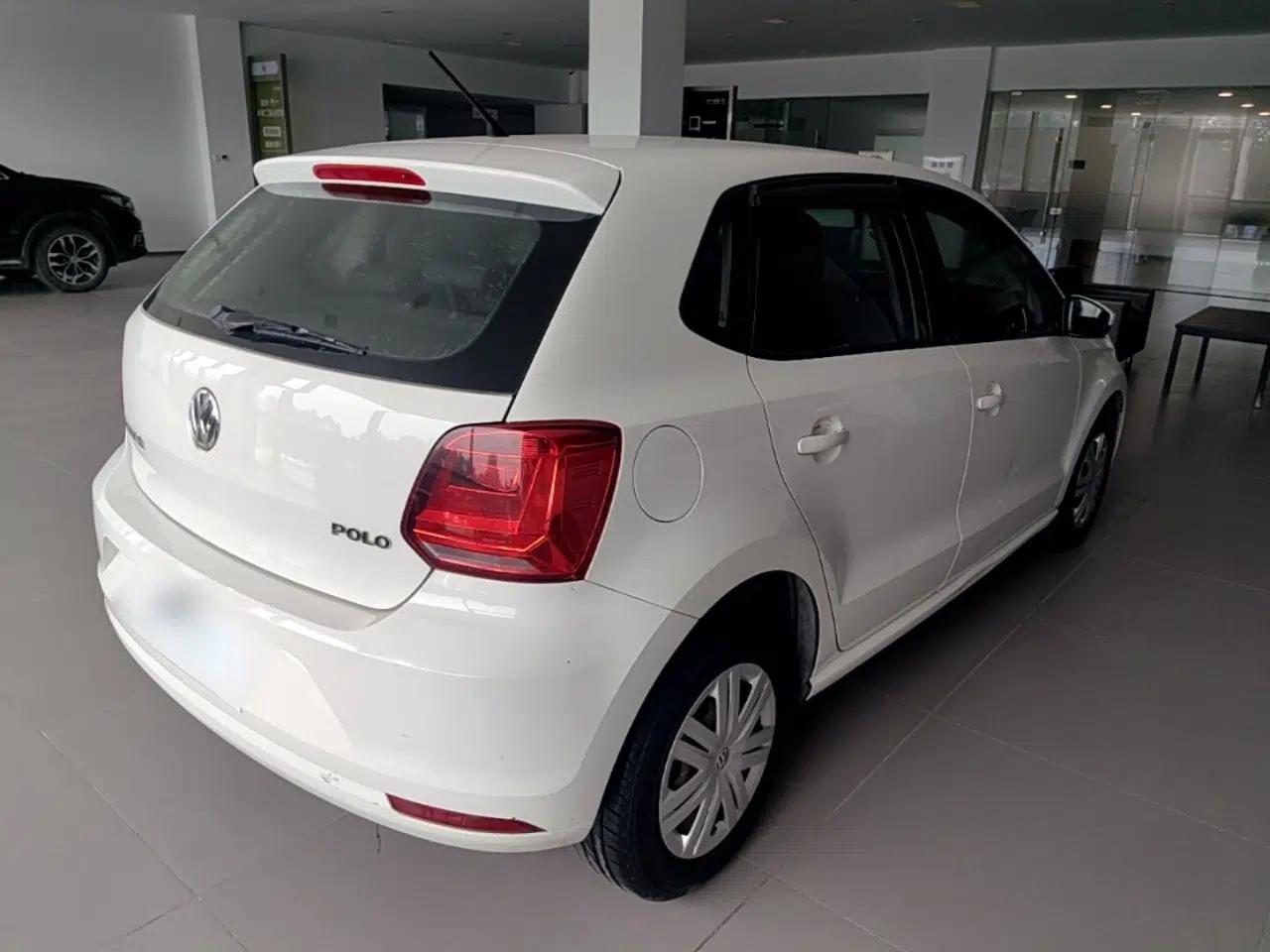 Volkswagen Polo 2016 1.4L Manual Fashion Model — миниатюра 6
