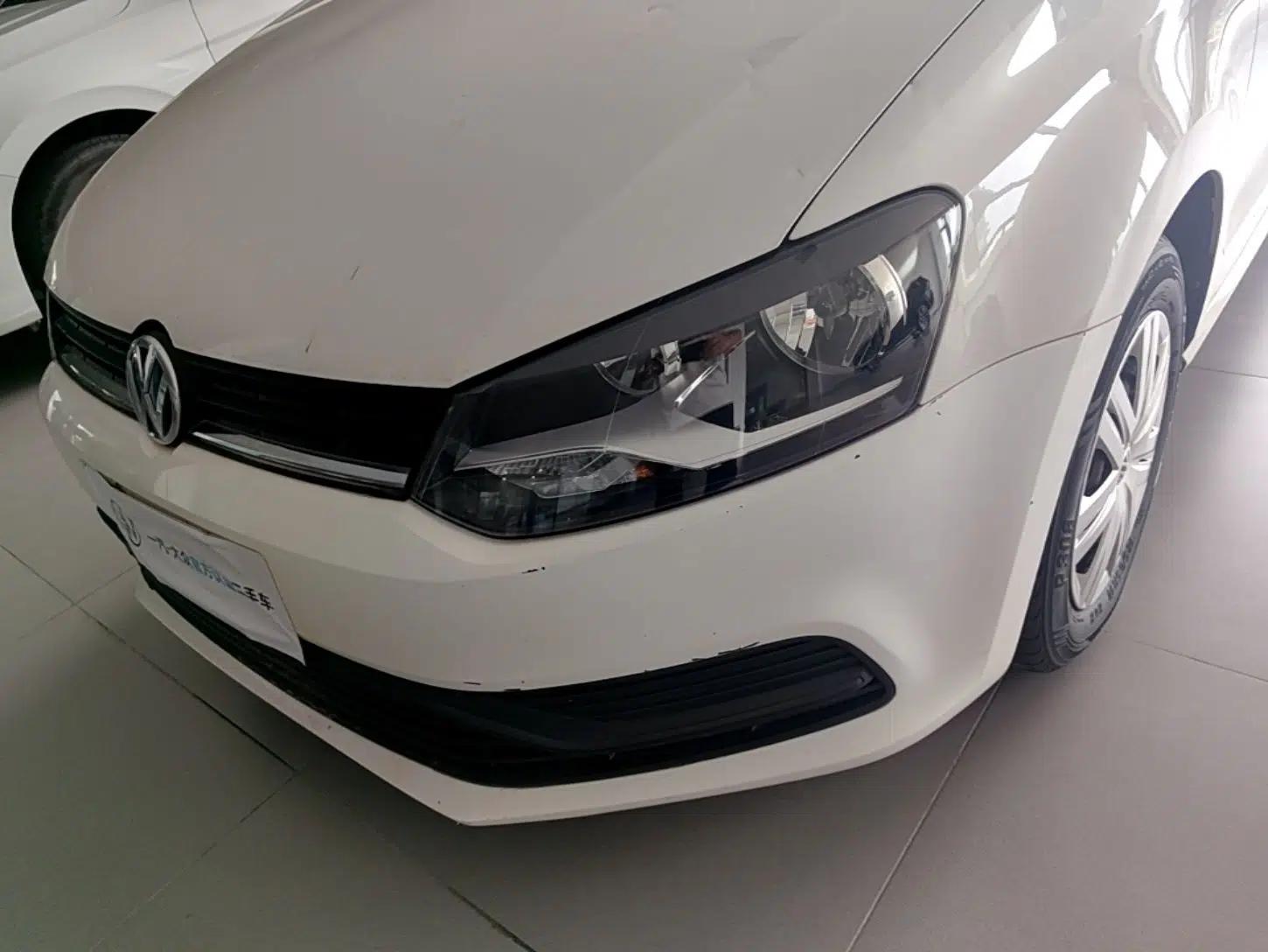 Volkswagen Polo 2016 1.4L Manual Fashion Model — миниатюра 8