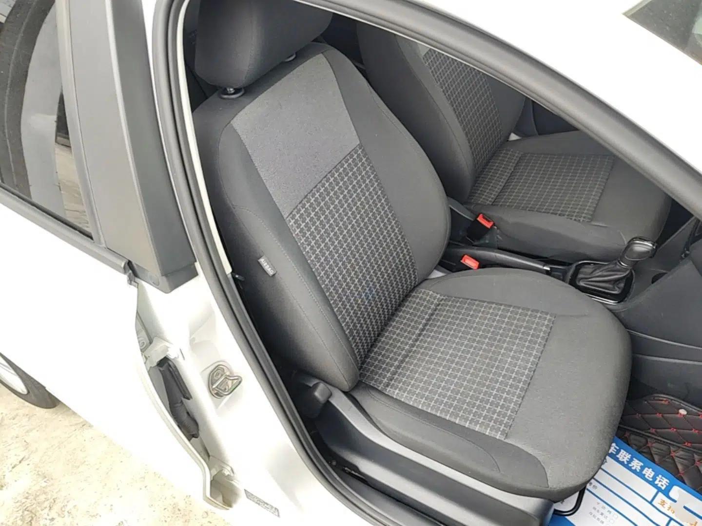 Volkswagen Polo 2018 1.5L Automatic Enjoyment Model — миниатюра 25