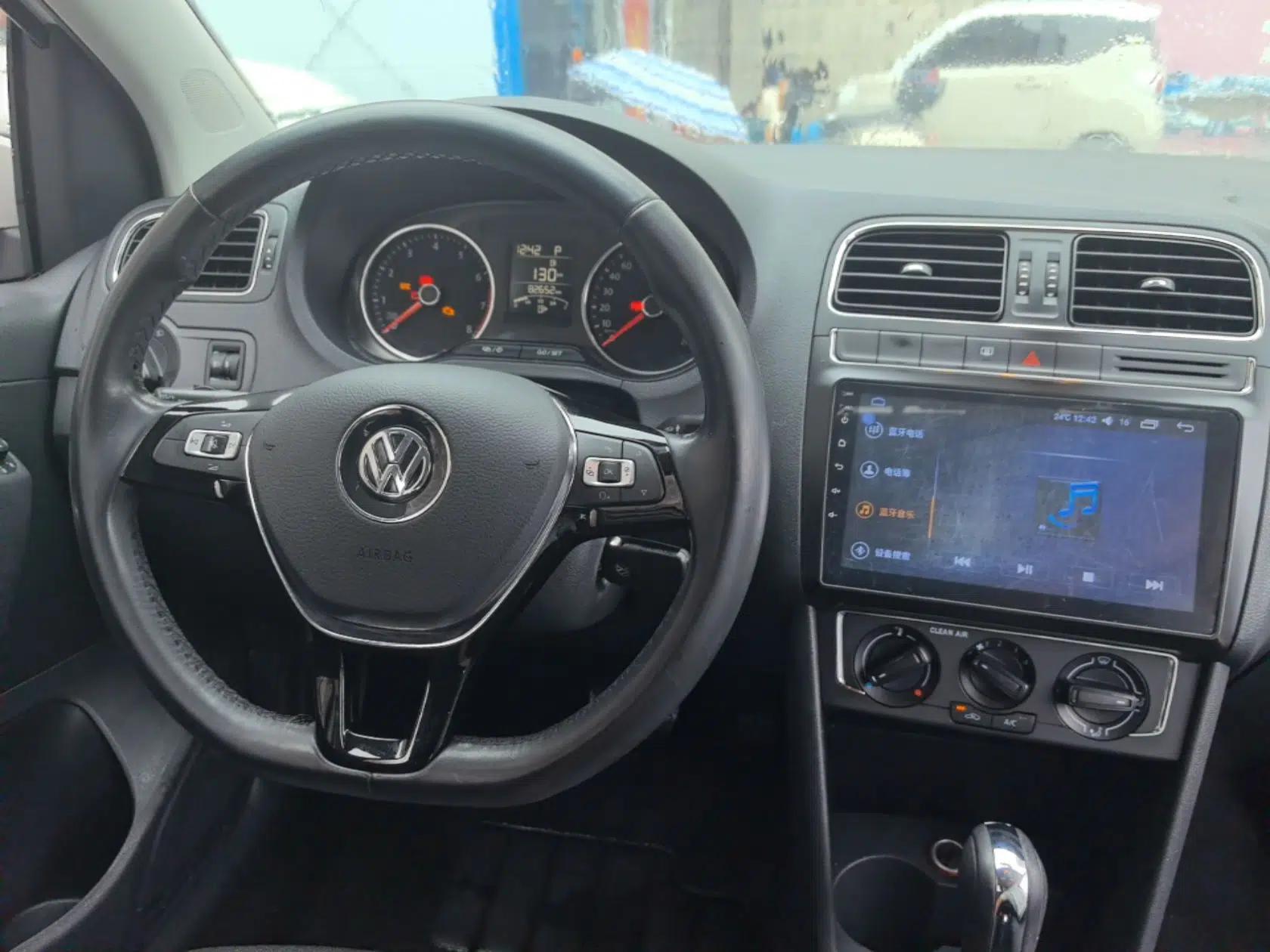 Volkswagen Polo 2016 1.6L Automatic Comfort Model — миниатюра 12