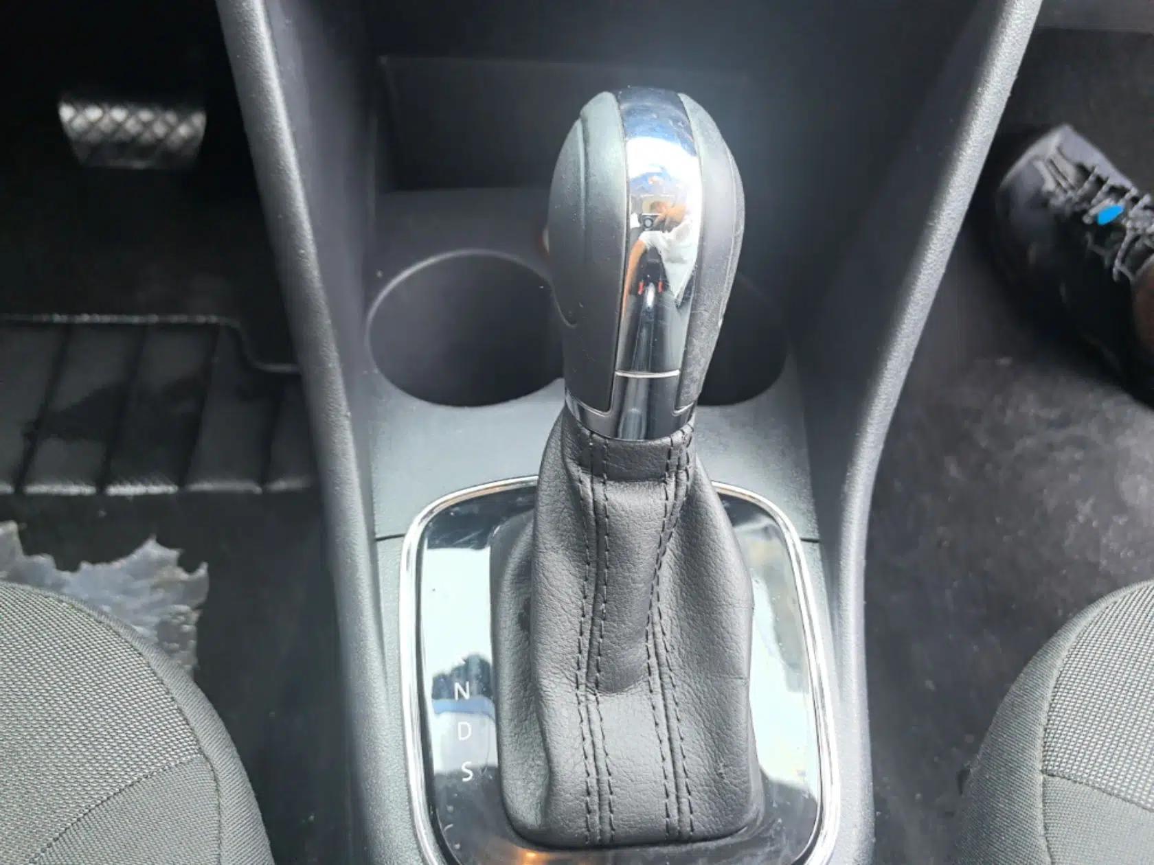 Volkswagen Polo 2016 1.6L Automatic Comfort Model — миниатюра 16