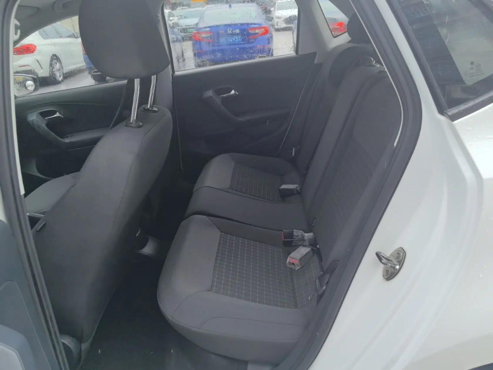 Volkswagen Polo 2016 1.6L Automatic Comfort Model — миниатюра 20