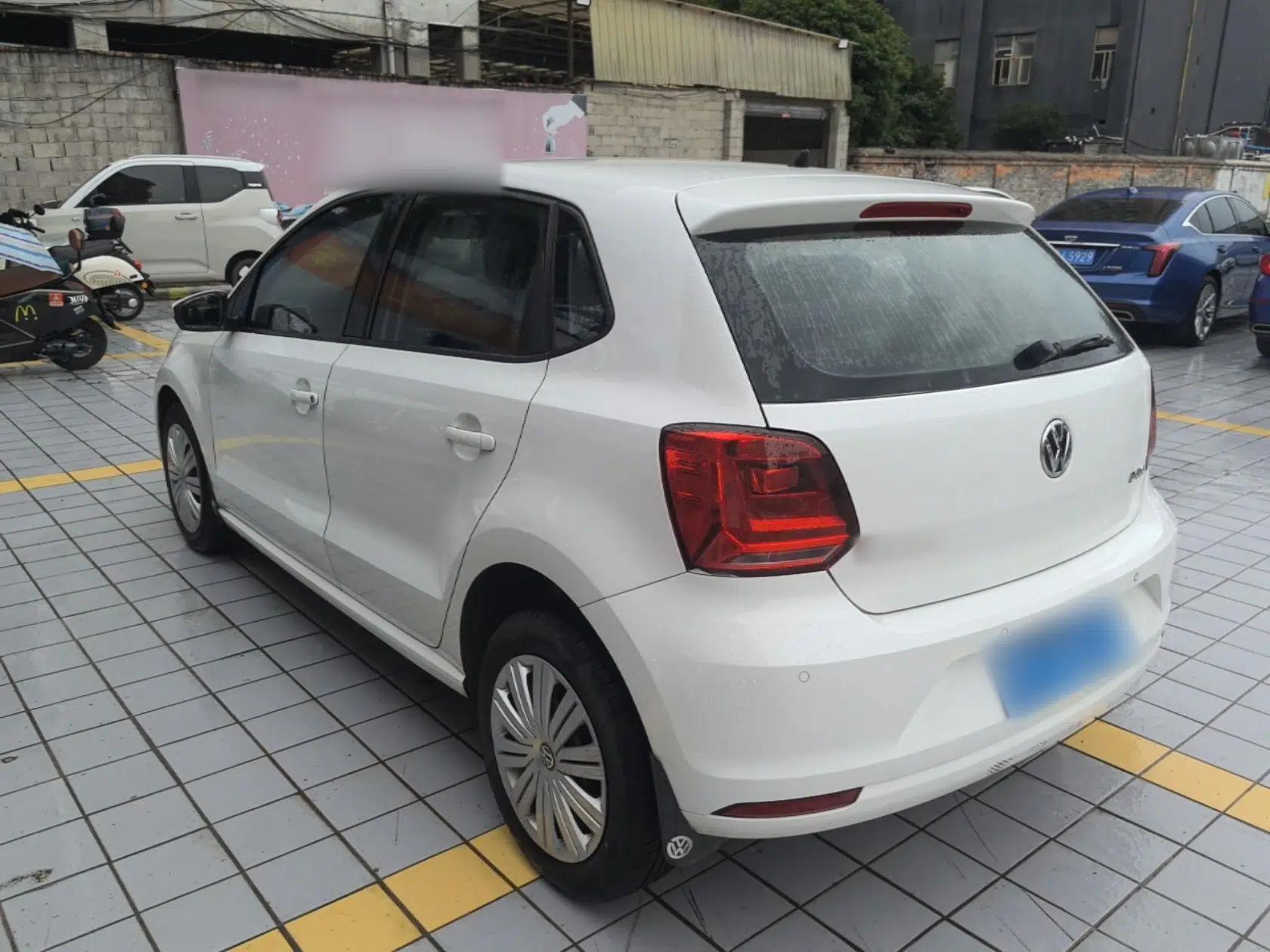 Volkswagen Polo 2016 1.6L Automatic Comfort Model — миниатюра 4