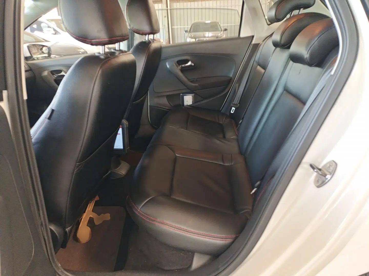 Volkswagen Polo 2016 1.6L Automatic Comfort Model — миниатюра 20