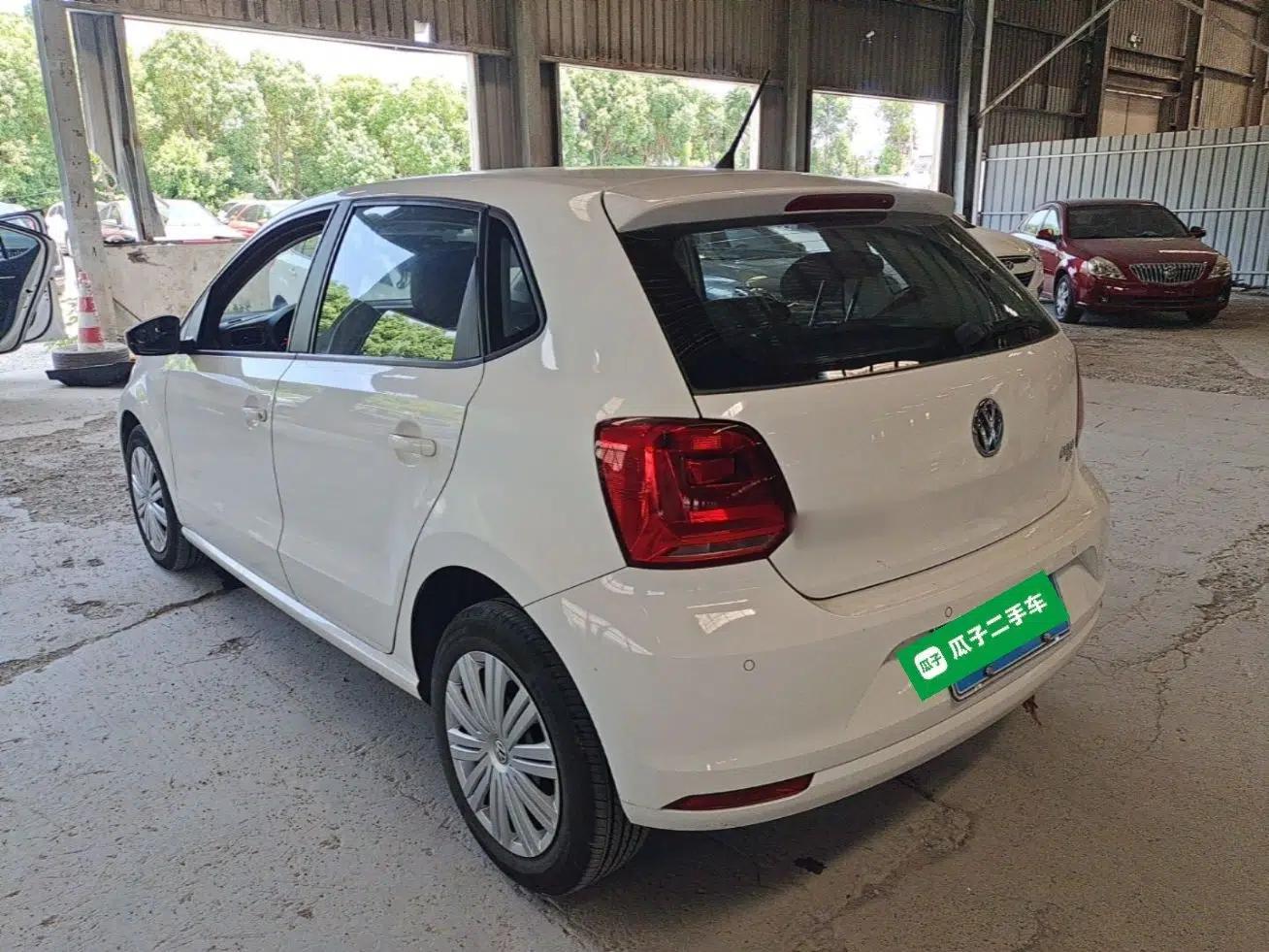 Volkswagen Polo 2016 1.6L Automatic Comfort Model — миниатюра 4