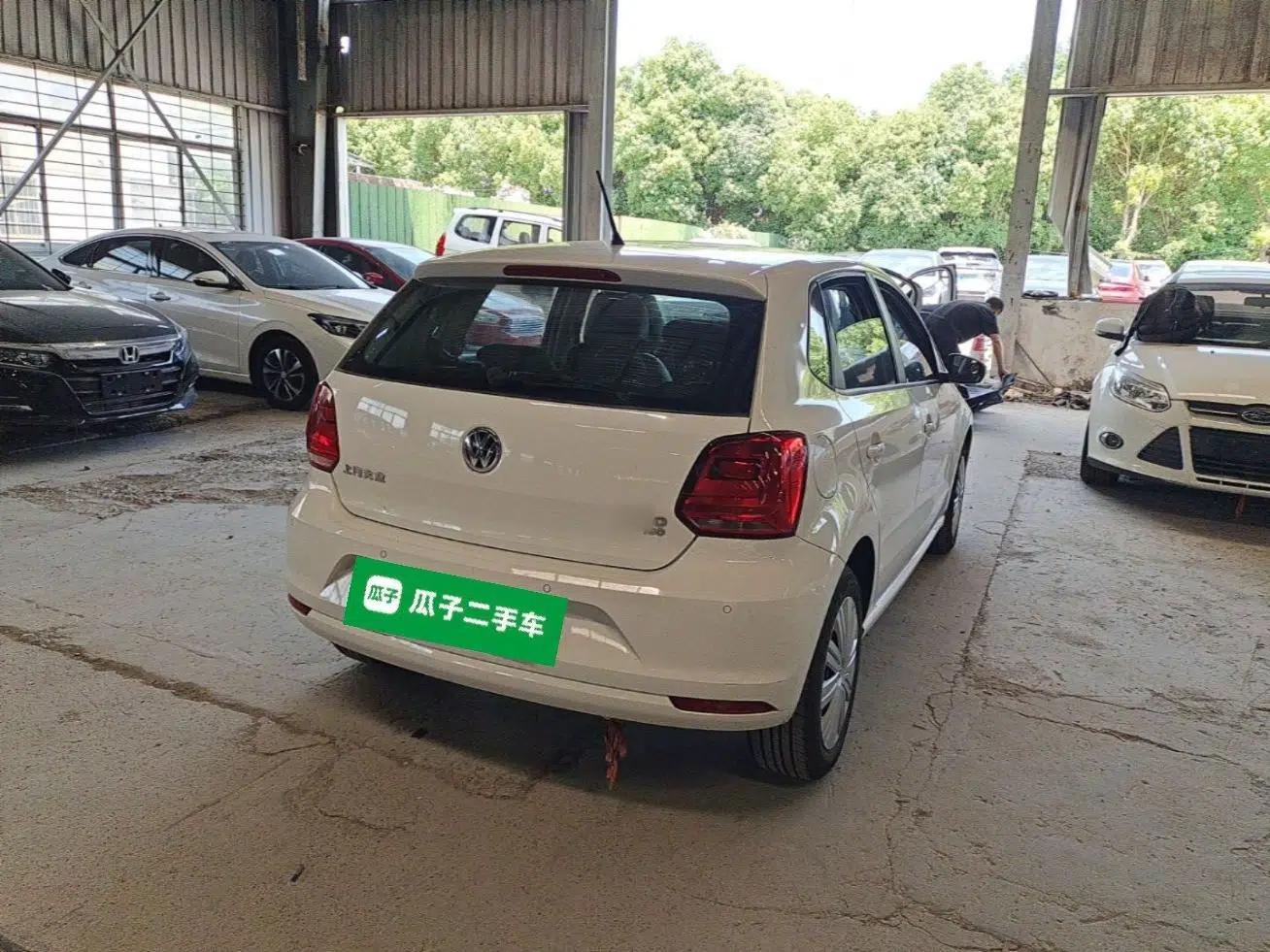 Volkswagen Polo 2016 1.6L Automatic Comfort Model — миниатюра 6