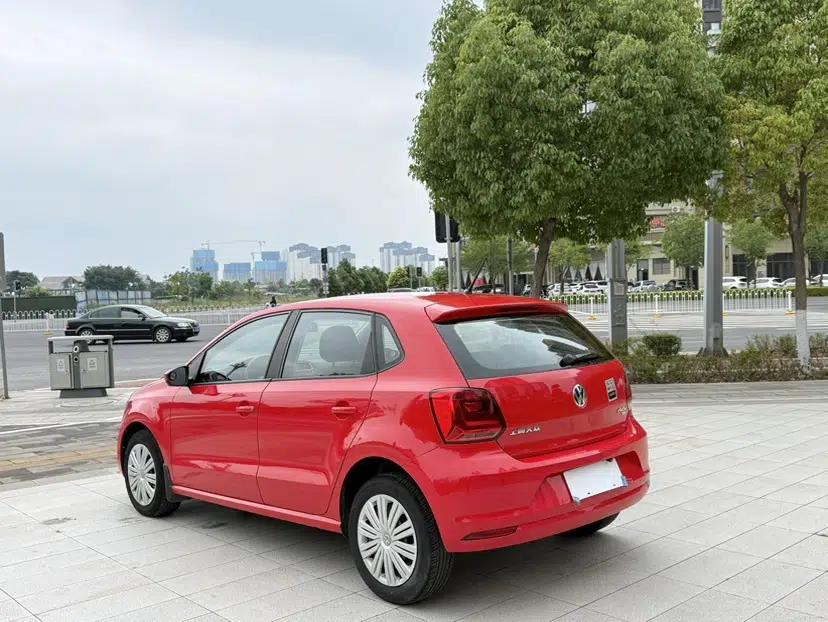 Volkswagen Polo 2016 1.6L Automatic Comfort Model — миниатюра 12
