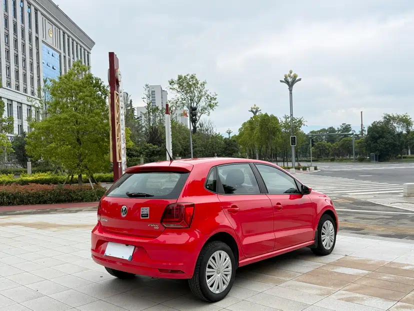 Volkswagen Polo 2016 1.6L Automatic Comfort Model — миниатюра 13