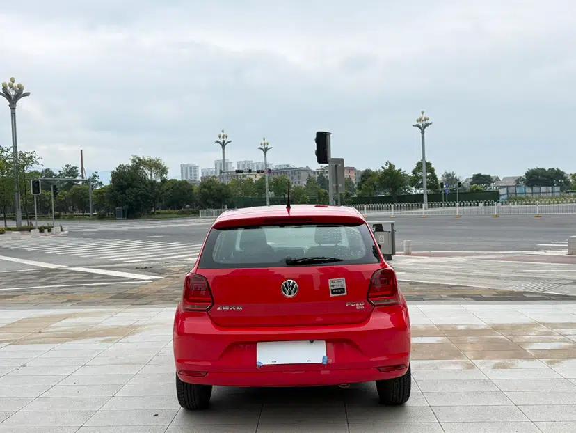 Volkswagen Polo 2016 1.6L Automatic Comfort Model — миниатюра 16