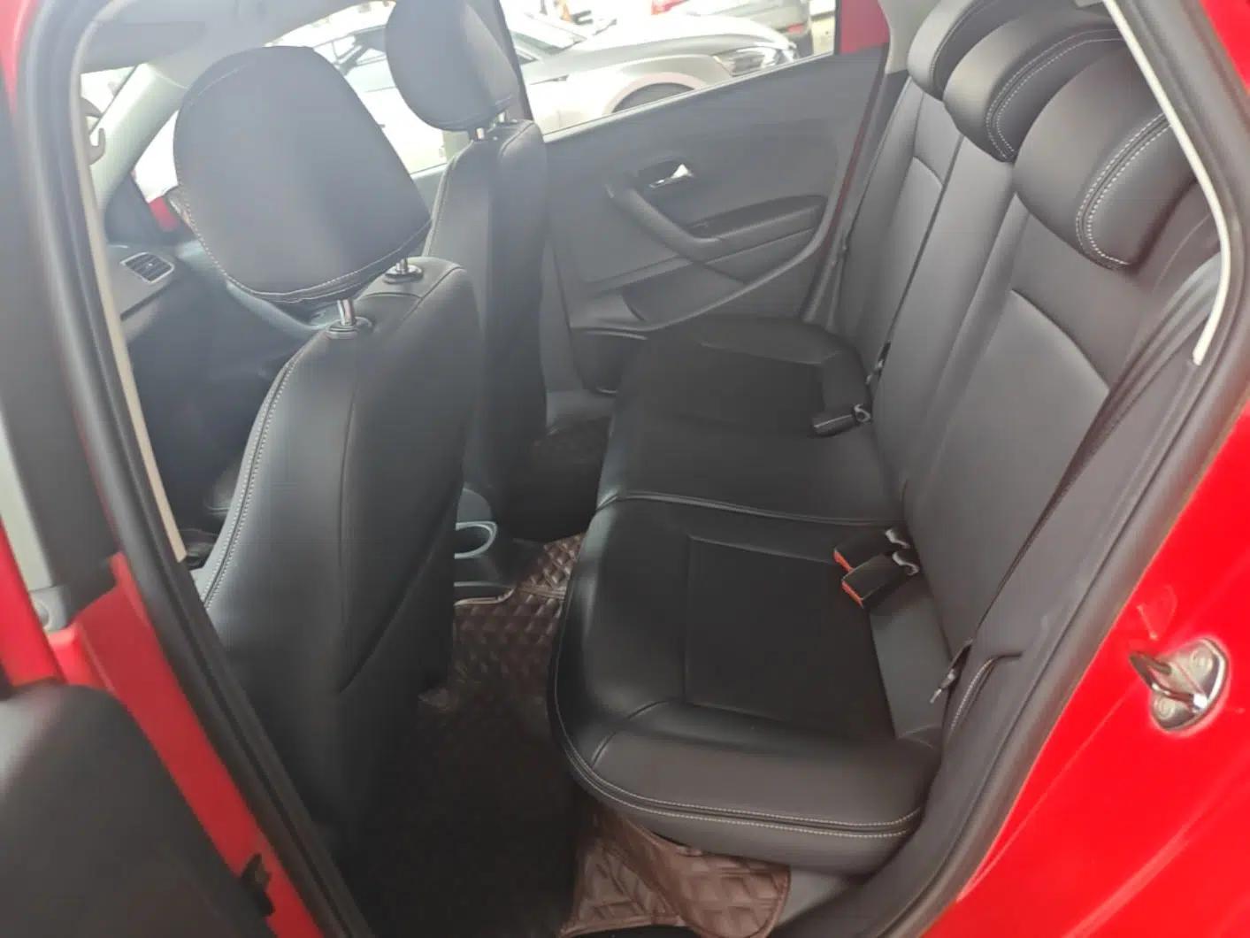 Volkswagen Polo 2016 1.6L Automatic Comfort Model — миниатюра 26