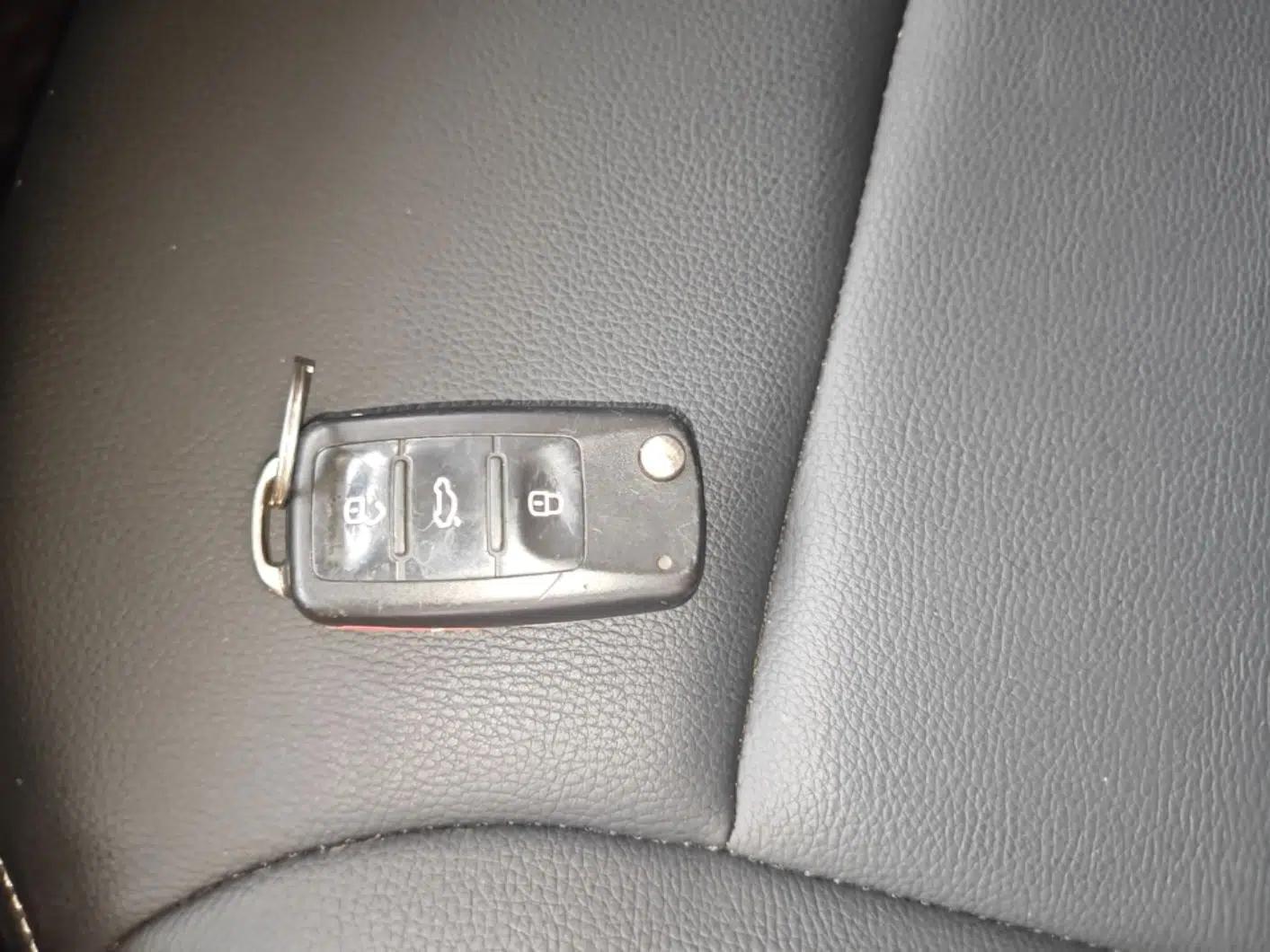 Volkswagen Polo 2016 1.6L Automatic Comfort Model — миниатюра 29
