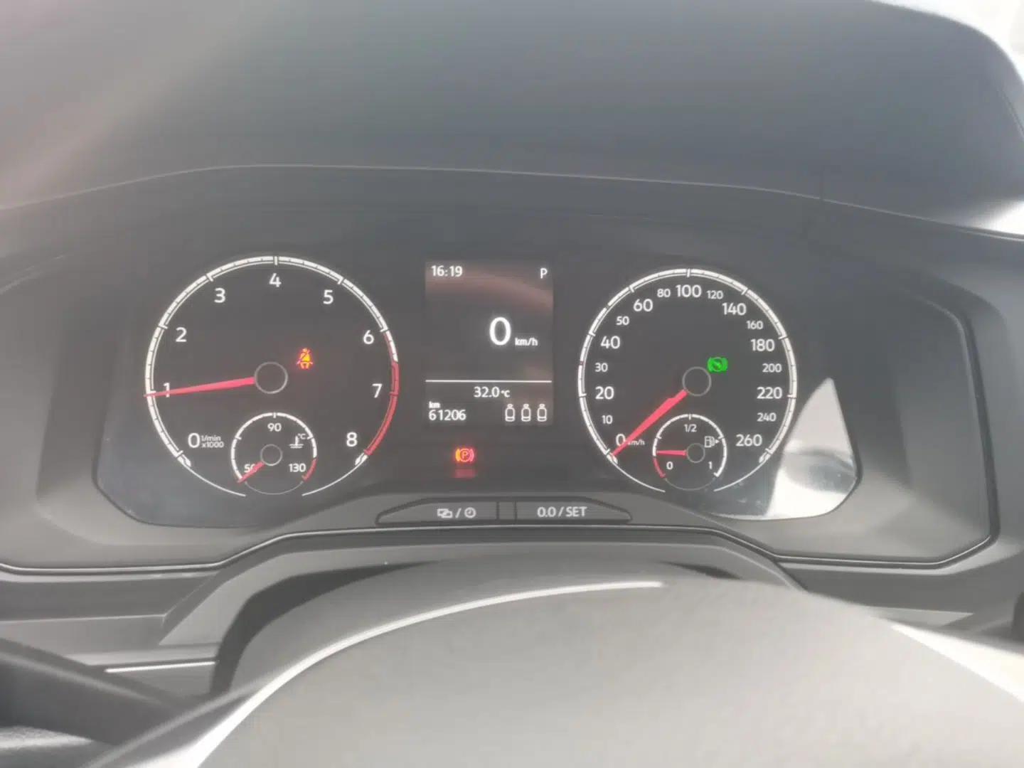 Volkswagen Polo 2019 Plus 1.5L Automatic Panoramic Enjoyment Edition — миниатюра 14