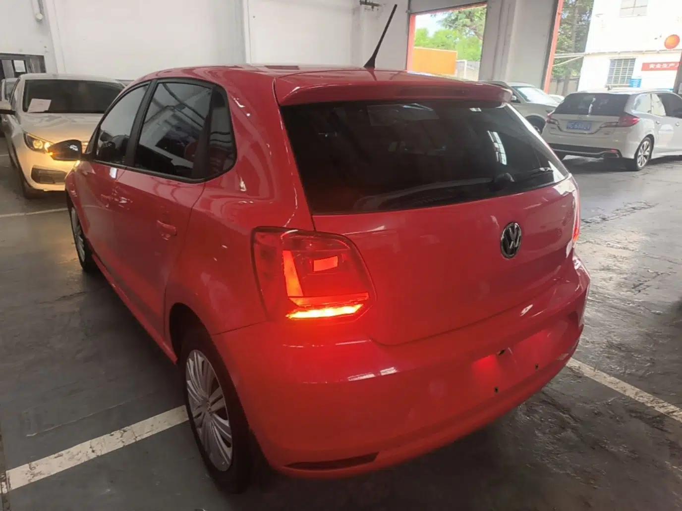 Volkswagen Polo 2018 1.5L Automatic Enjoyment Model — миниатюра 4