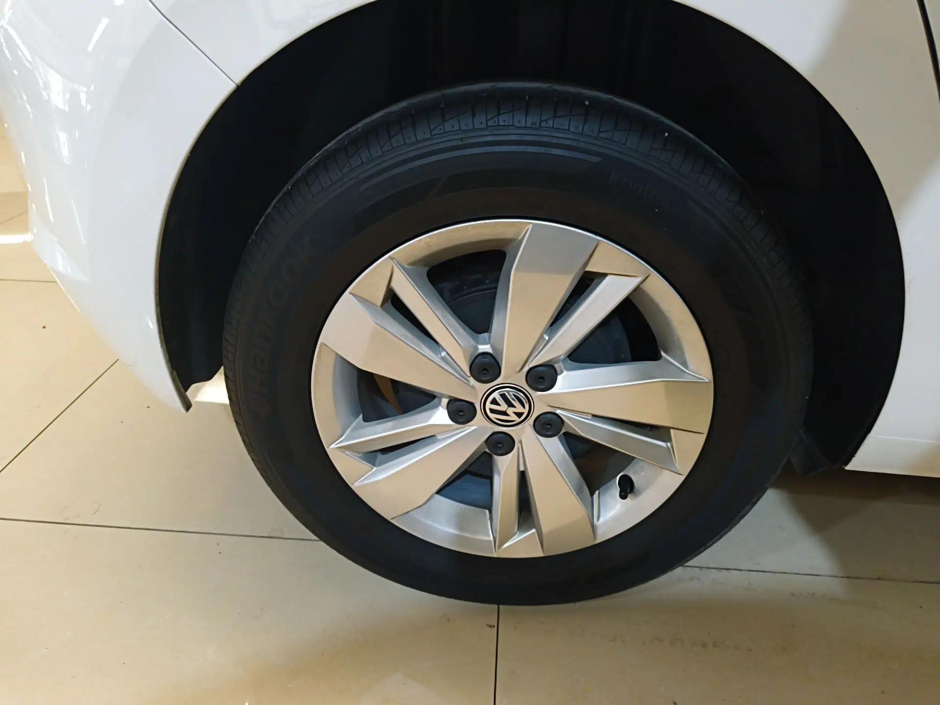 Volkswagen Polo 2019 Plus 1.5L Automatic Panoramic Enjoyment Edition — миниатюра 11