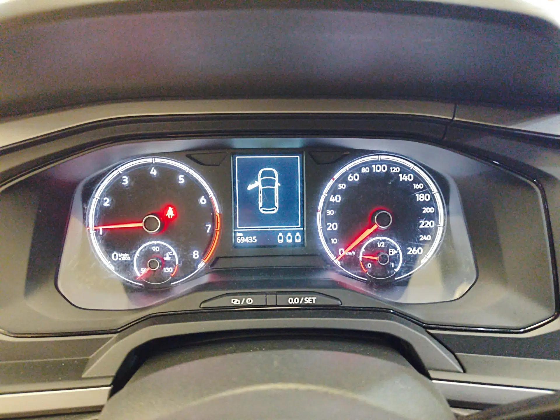 Volkswagen Polo 2019 Plus 1.5L Automatic Panoramic Enjoyment Edition — миниатюра 14