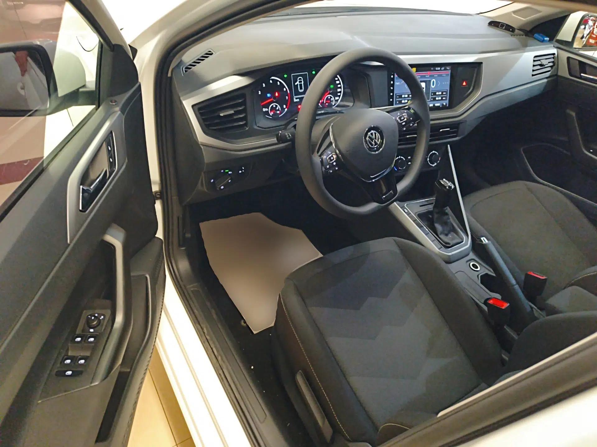 Volkswagen Polo 2019 Plus 1.5L Automatic Panoramic Enjoyment Edition — миниатюра 18