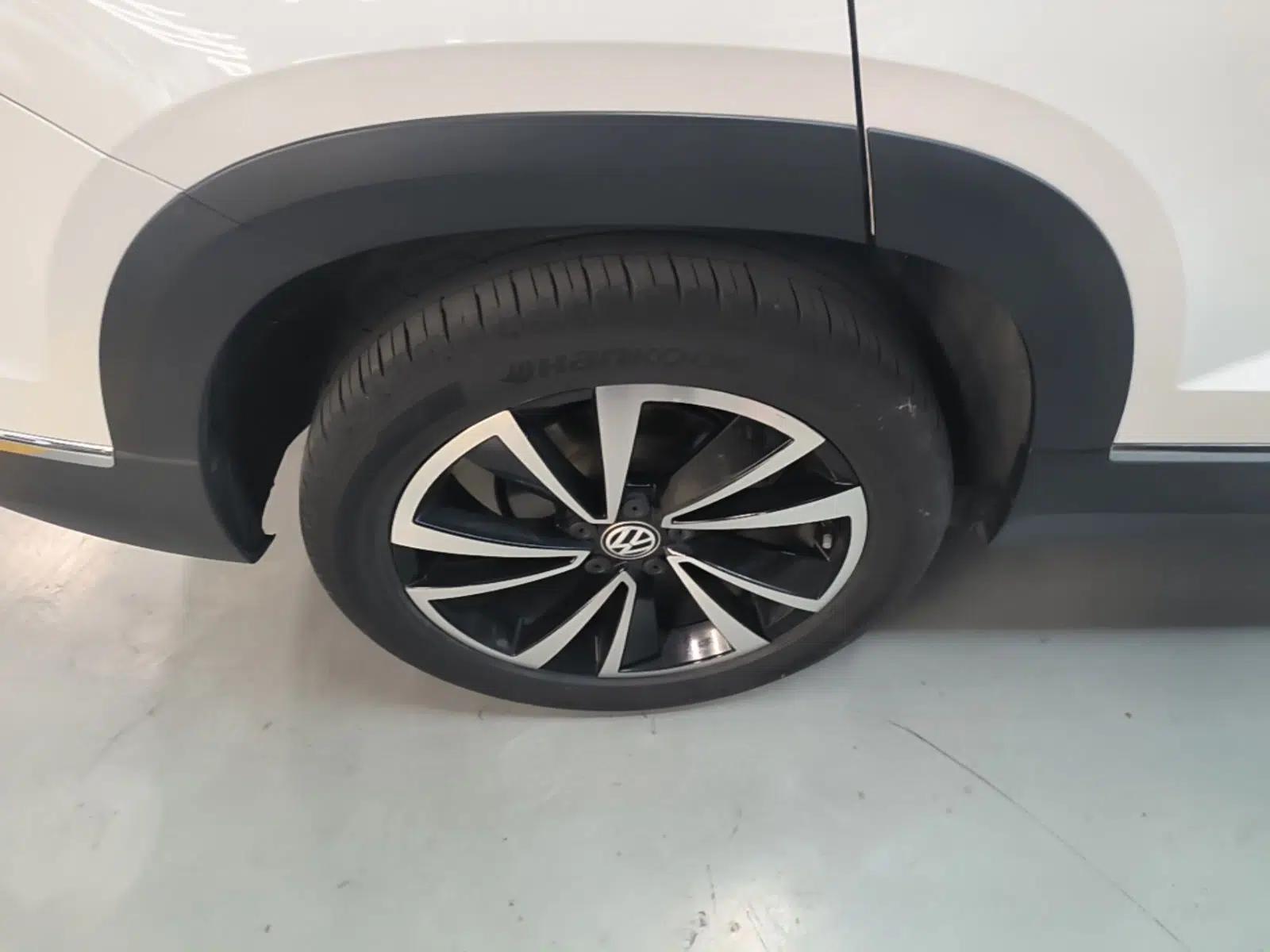Volkswagen Tharu 2020 330TSI All-Wheel-Drive Luxury Edition China VI Standard — миниатюра 11