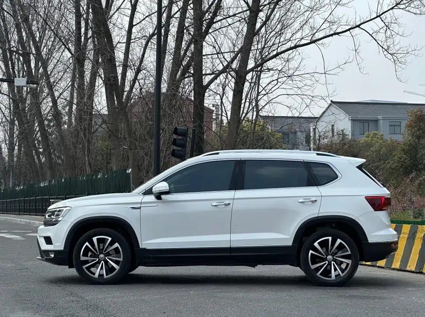 Volkswagen Tharu 2020 330TSI All-Wheel-Drive Luxury Edition China VI Standard — миниатюра 18