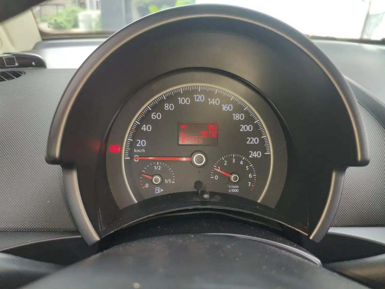 Volkswagen Beetle 2010 1.6 AT — миниатюра 11