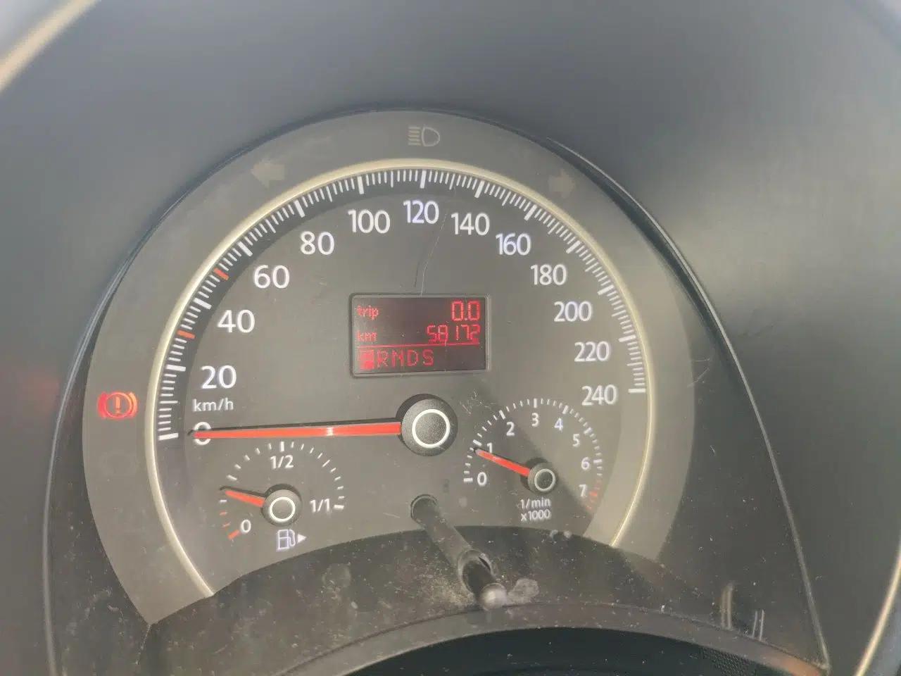 Volkswagen Beetle 2010 1.6 AT — миниатюра 12
