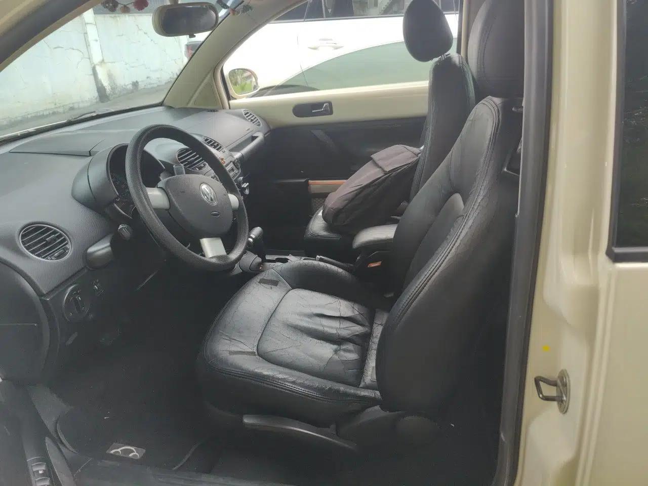 Volkswagen Beetle 2010 1.6 AT — миниатюра 15
