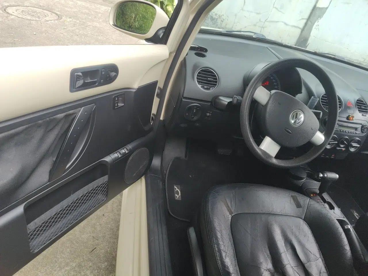 Volkswagen Beetle 2010 1.6 AT — миниатюра 16