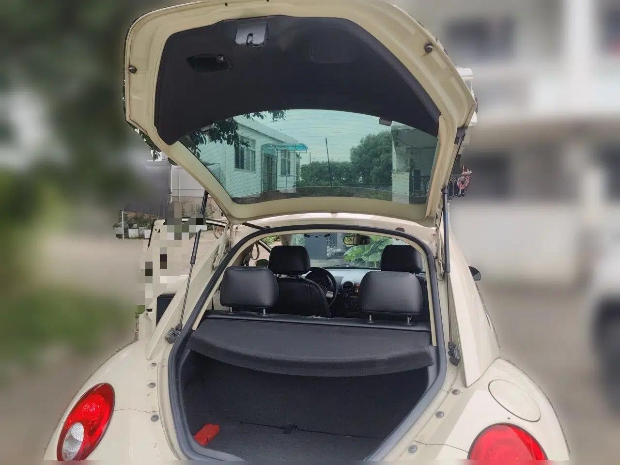 Volkswagen Beetle 2010 1.6 AT — миниатюра 19