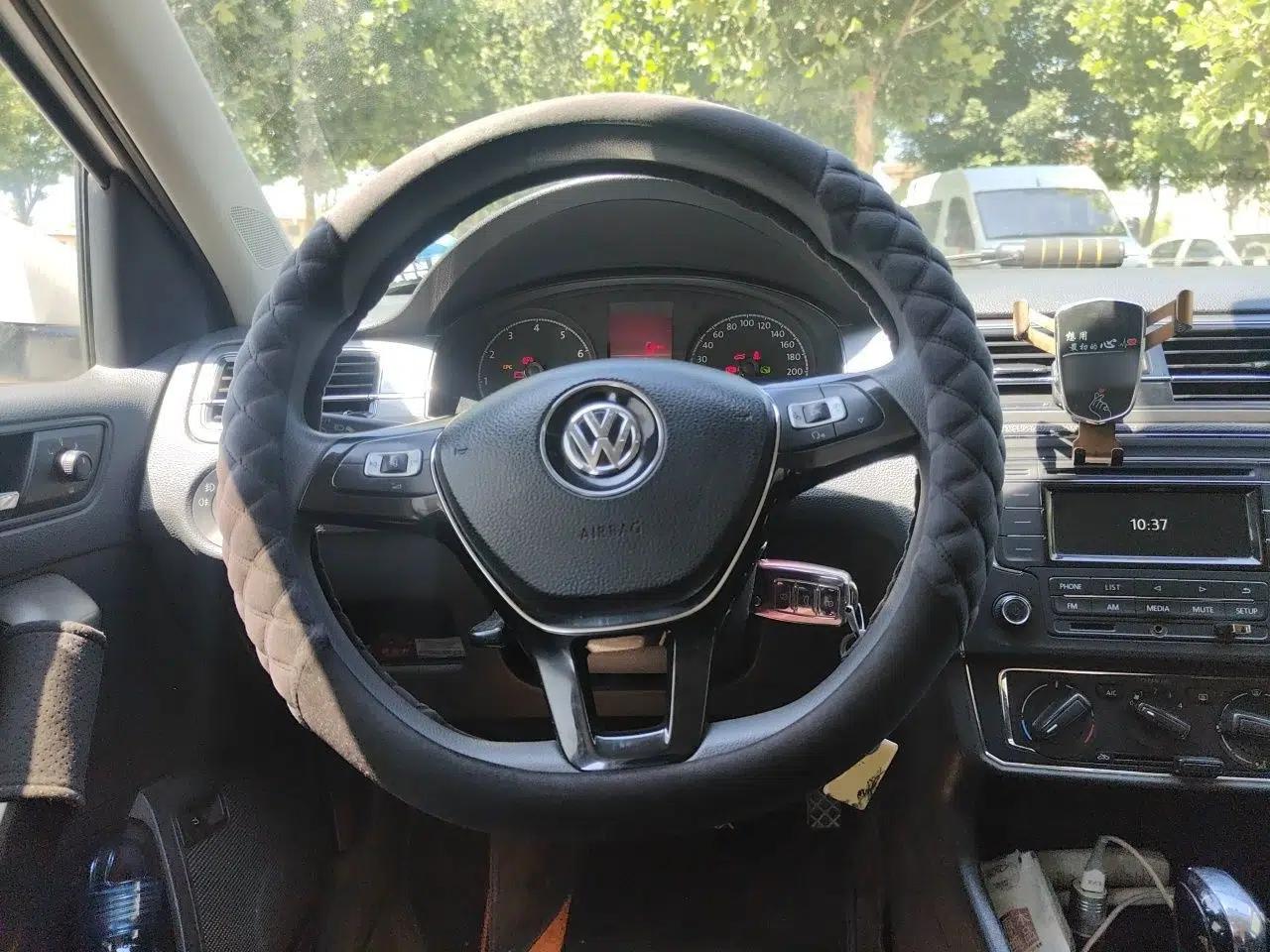Volkswagen Santana 2016 1.6L Automatic Comfort Edition — миниатюра 10