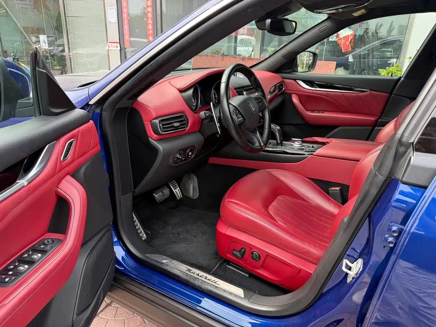 2020 Levante 3.0T Standard Edition — миниатюра 4