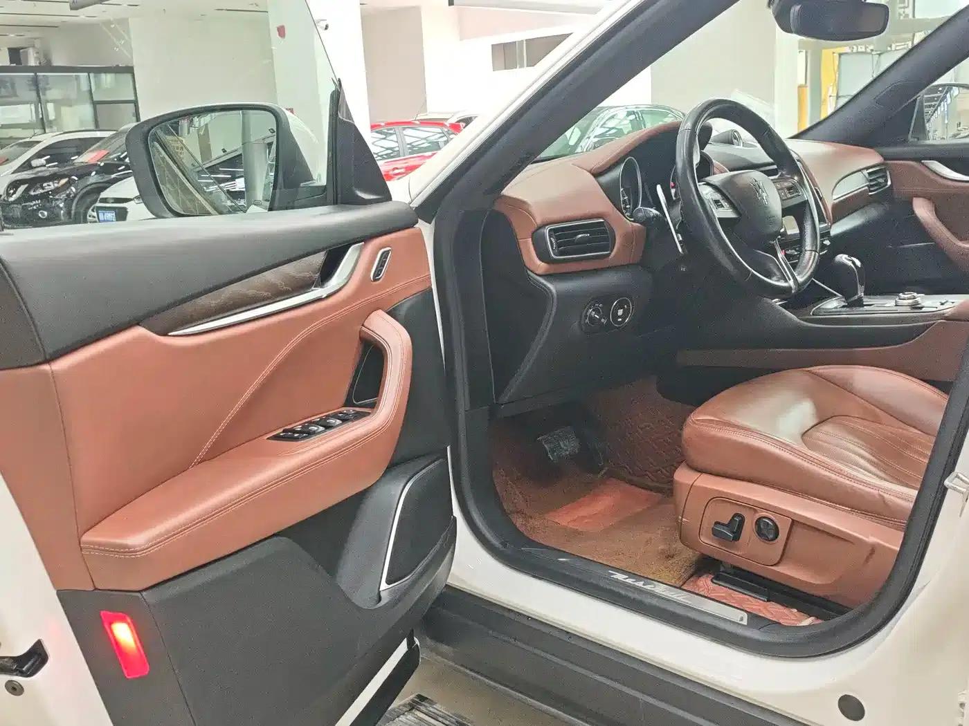 2016 Levante 3.0T Standard Edition — миниатюра 8