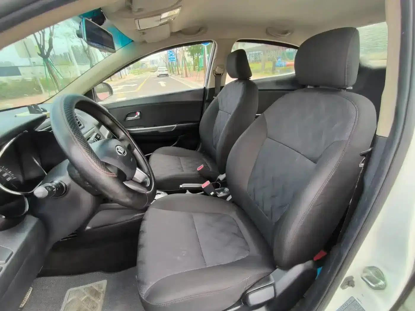 Kia K2 2012 Sedan 1.4L AT GLS Anniversary Edition — миниатюра 8